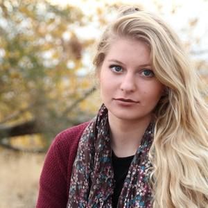 Meet your Posher, Hannah rose